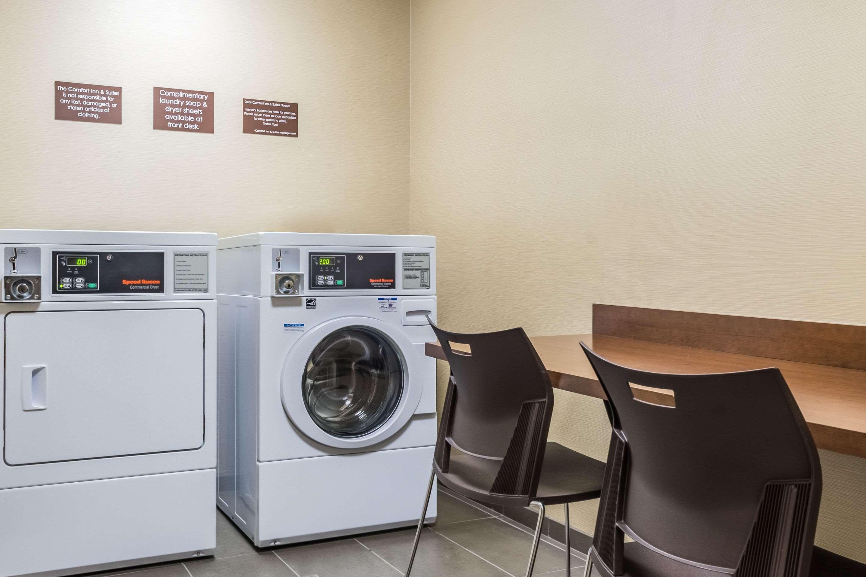 Comfort Inn & Suites Avera Southwest Sioux Falls Exteriör bild